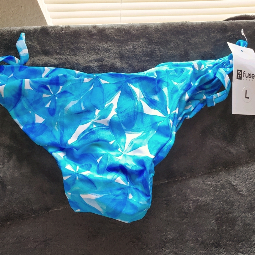 Fused blue floral Aloha L